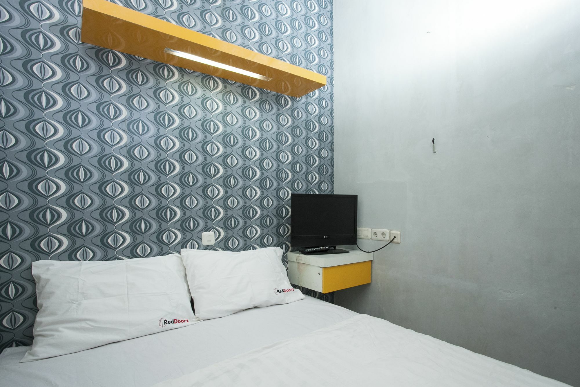 Reddoorz At Siwalankerto Surabaya Hotel Exterior photo