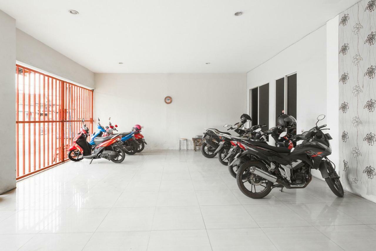 Reddoorz At Siwalankerto Surabaya Hotel Exterior photo
