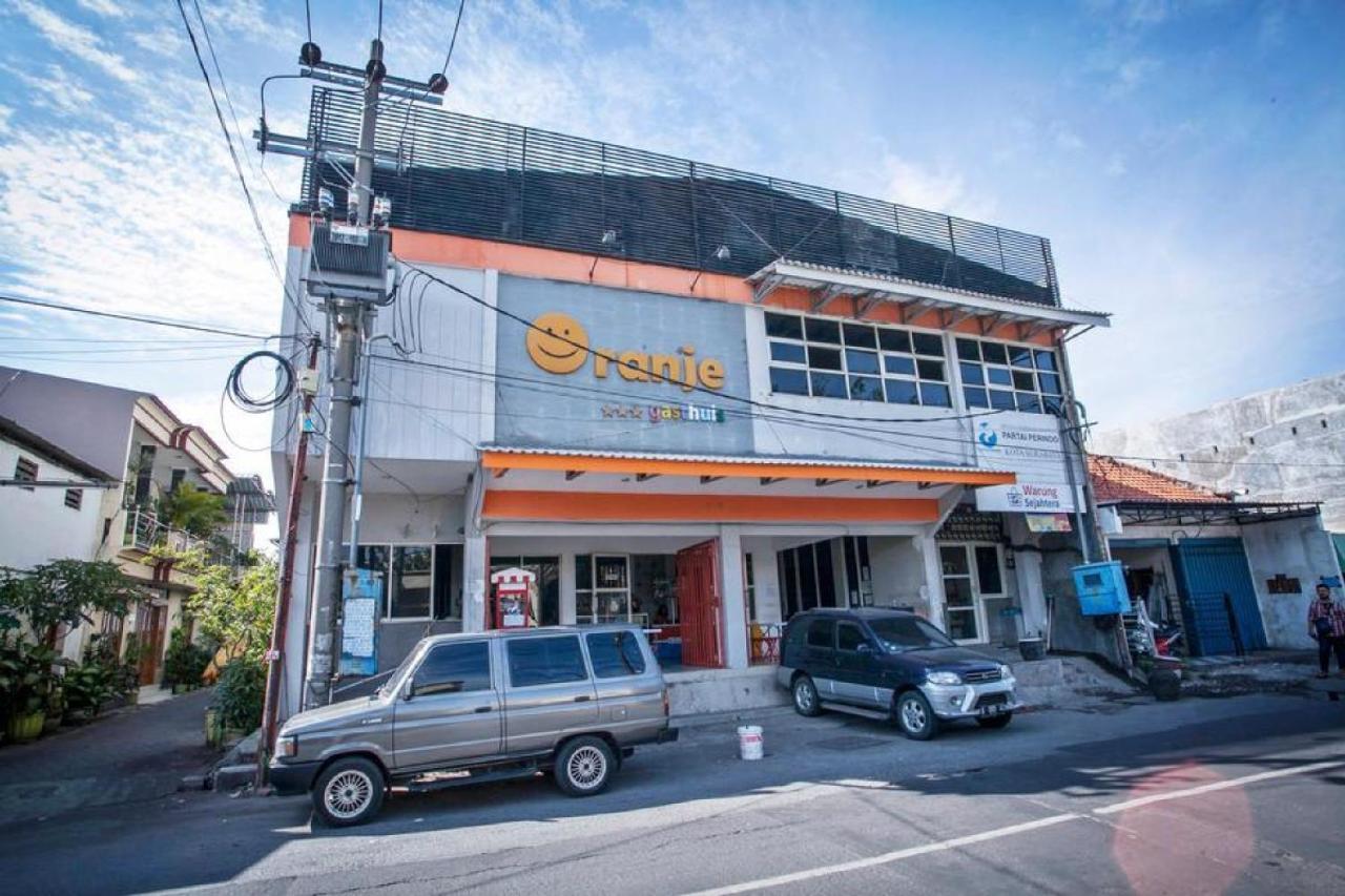 Reddoorz At Siwalankerto Surabaya Hotel Exterior photo